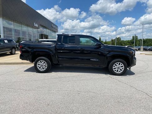 Used 2024 Toyota Tacoma SR5 RWD image 9