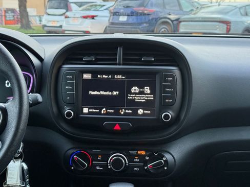 Used 2025 Kia Soul LX w/ LX Technology Package image 17