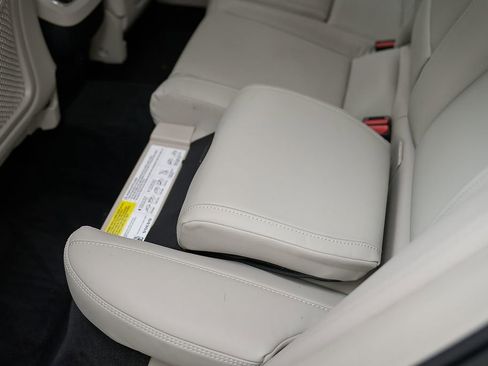 Certified 2023 Volvo XC60 B6 Ultimate w/ Protection Package Premier AWD/4WD image 21