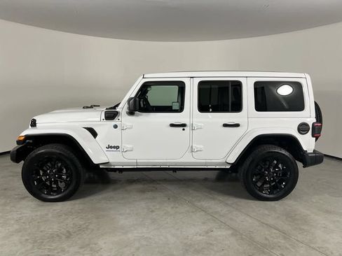 Used 2025 Jeep Wrangler Unlimited Sahara w/ Safety Group AWD/4WD image 5