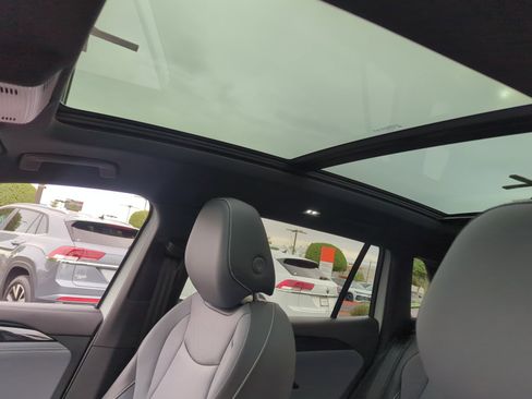 New 2026 Volkswagen Tiguan SE R-Line image 31