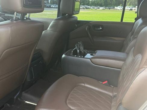 Used 2022 Nissan Armada Platinum w/ Captain's Chairs Package RWD image 7