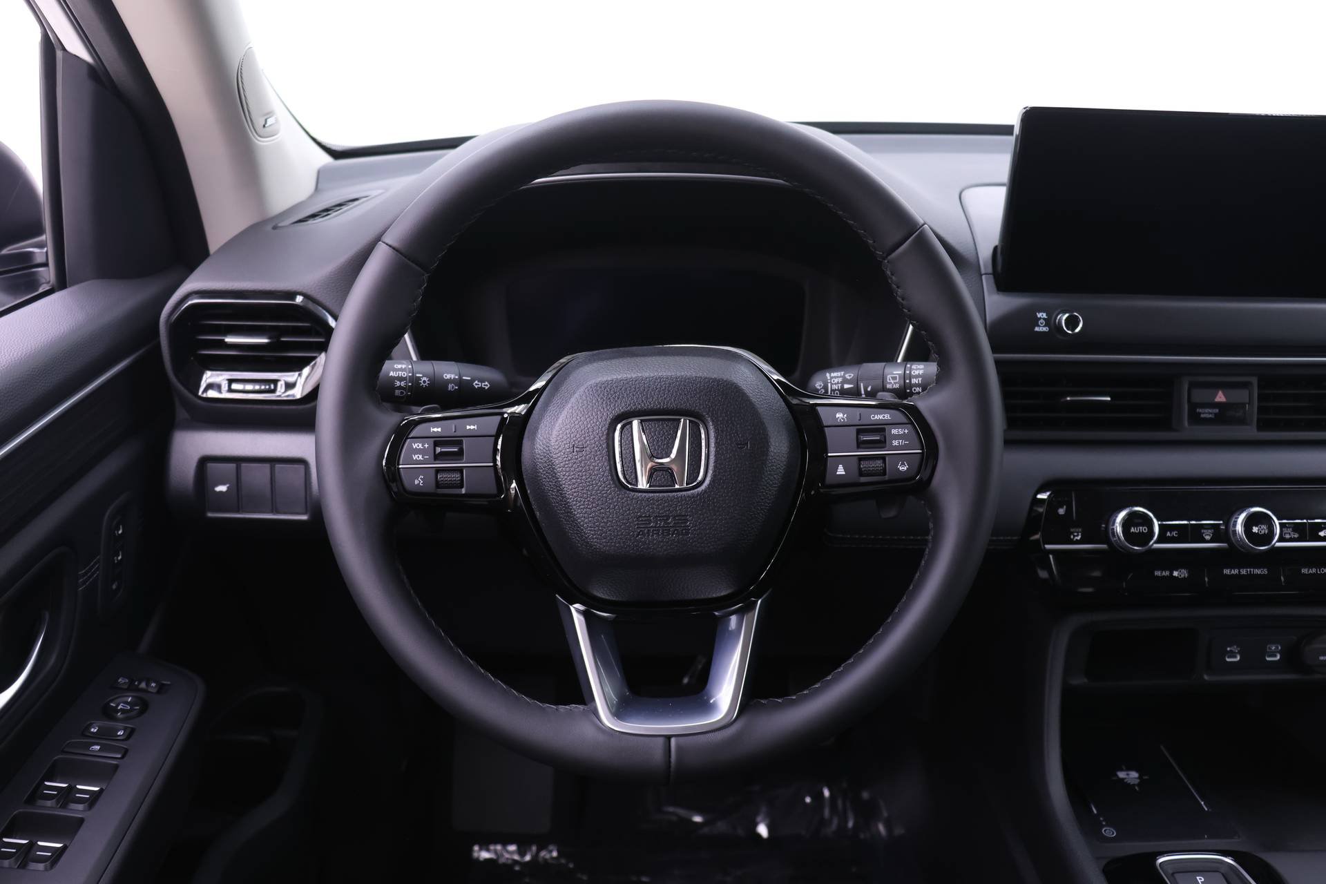 New 2026 Honda Pilot Touring image 13