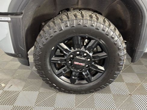 Used 2024 GMC Sierra 2500 AT4 w/ Technology Package AWD/4WD image 18