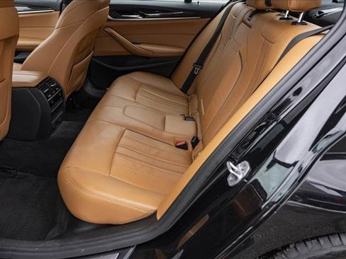 Used 2017 BMW 530i xDrive image 23