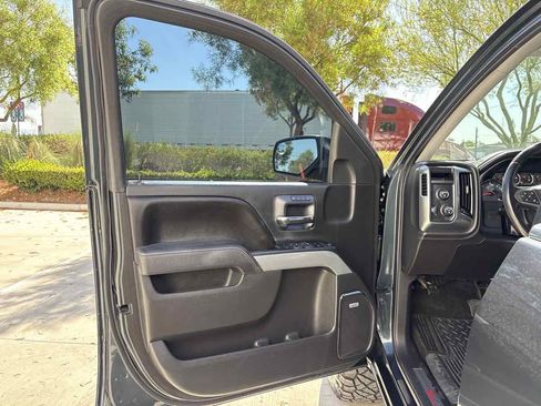 Used 2017 Chevrolet Silverado 1500 LTZ Z71 w/ LTZ Plus Package AWD/4WD image 18