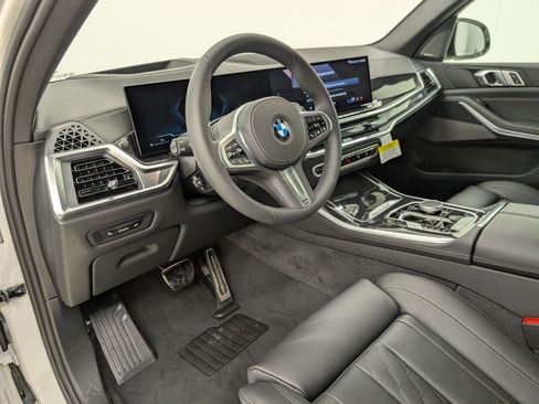 New 2026 BMW X5 xDrive40i w/ M Sport Package image 4