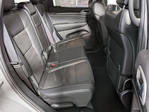 Used 2019 Jeep Grand Cherokee Altitude image 38