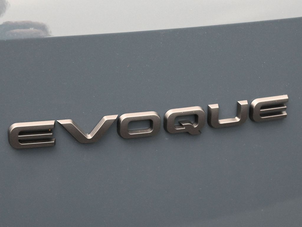 Used 2026 Land Rover Range Rover Evoque Dynamic SE AWD/4WD image 8