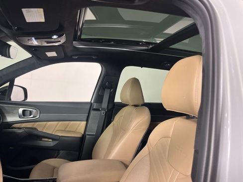 Used 2025 Kia Sorento SX Prestige w/ Olive Brown Leather Package image 24