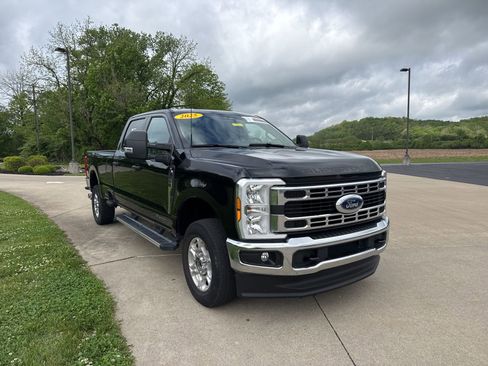 Used 2025 Ford F250 XLT AWD/4WD image 3