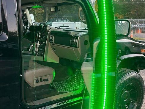 Used 2003 HUMMER H2 w/ Preferred Equipment Group image 20