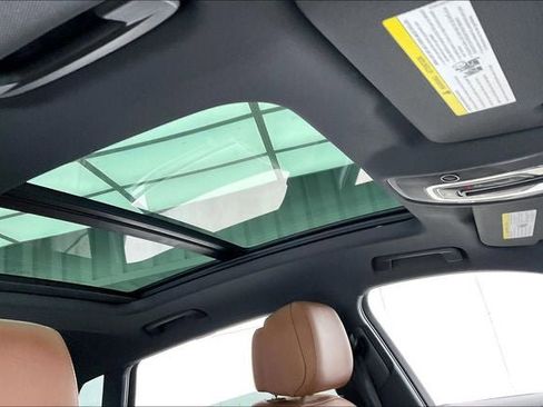 Used 2019 Audi e-tron Prestige w/ Prestige Package image 13