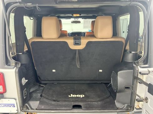 Used 2012 Jeep Wrangler Rubicon w/ Dual Top Group AWD/4WD image 22