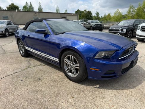 Used 2013 Ford Mustang Premium RWD image 7