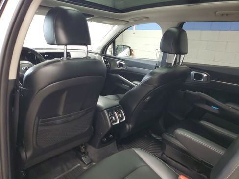 Used 2021 Kia Sorento SX AWD/4WD image 14