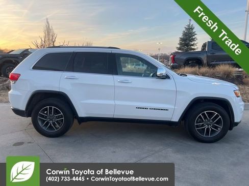 Used 2019 Jeep Grand Cherokee Limited w/ Trailer Tow Group IV image 2