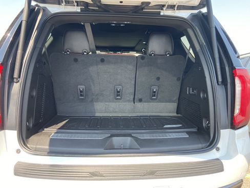 Used 2023 GMC Yukon Denali Ultimate w/ LPO, Floor Liner Package AWD/4WD image 7