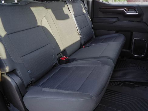Used 2023 Chevrolet Silverado 1500 LT AWD/4WD image 19
