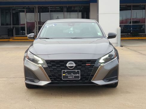 Used 2023 Nissan Altima 2.5 SR image 3