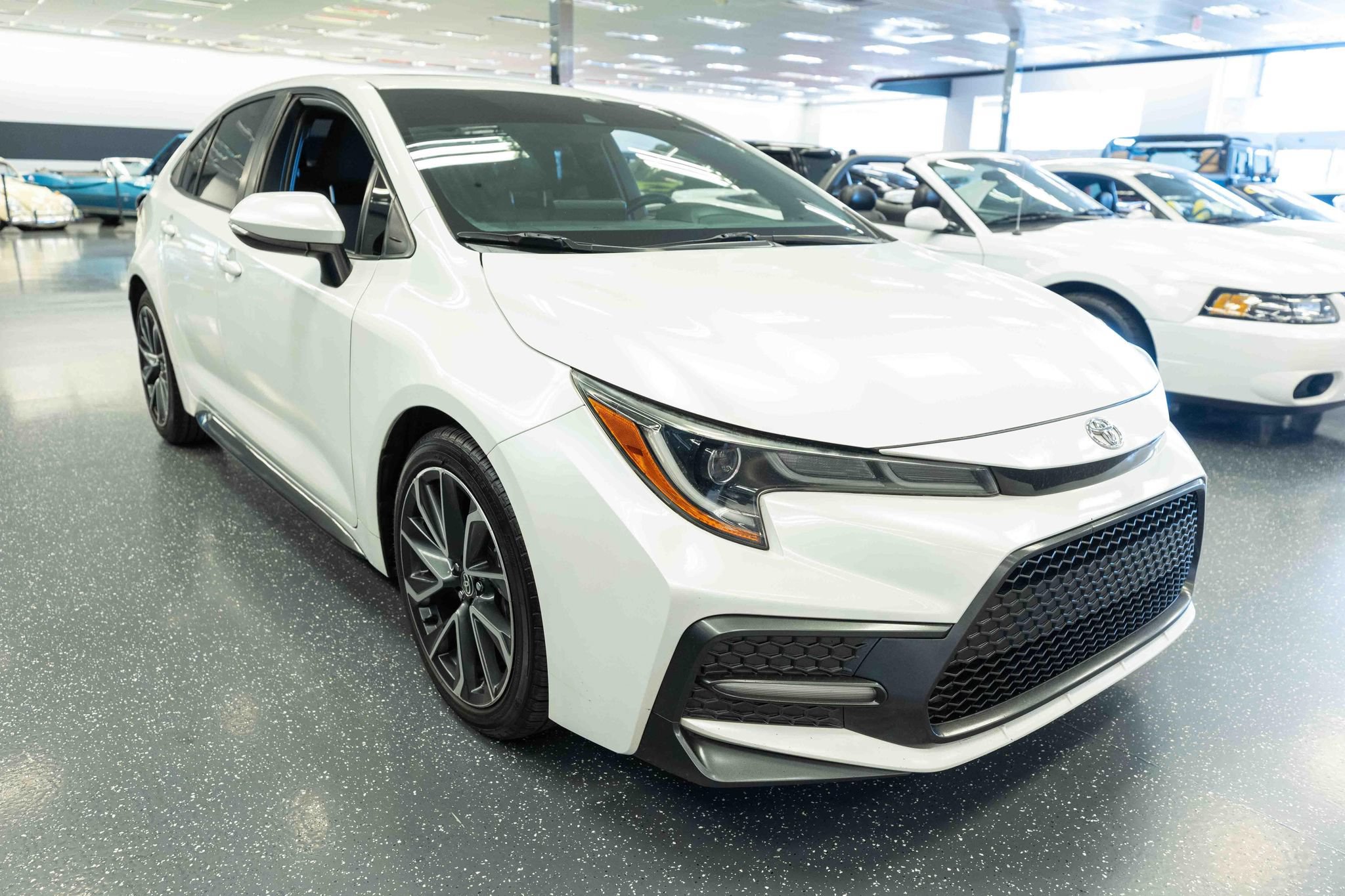 Used 2022 Toyota Corolla SE w/ Carpet Mat Package (TMS) FWD image 3