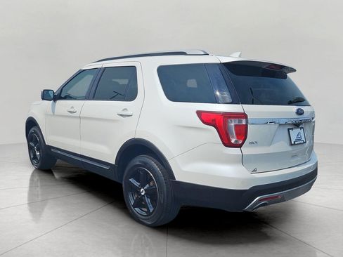 Used 2016 Ford Explorer XLT w/ Equipment Group 202A AWD/4WD image 5