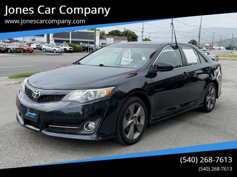 Used 2014 Toyota Camry SE FWD image 1