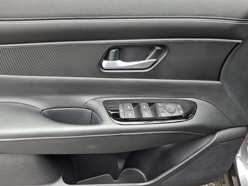 Certified 2025 Nissan Murano SV AWD/4WD image 14