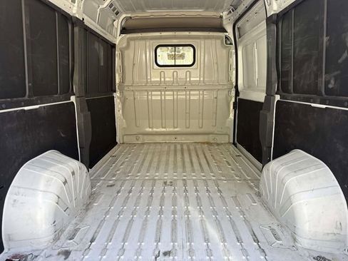 Used 2025 RAM ProMaster 2500 w/ Convenience Group FWD image 9