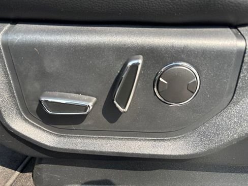Used 2018 Ford F150 Lariat w/ Equipment Group 502A Luxury AWD/4WD image 15