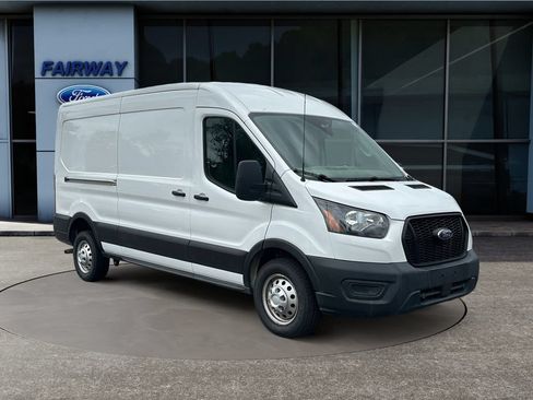 Used 2023 Ford Transit 250 Medium Roof AWD image 4