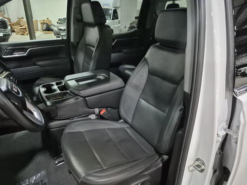 Certified 2025 GMC Sierra 1500 SLT image 19