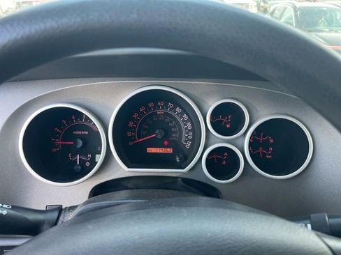 Used 2013 Toyota Tundra 4x4 CrewMax w/ SR5 Pkg image 5