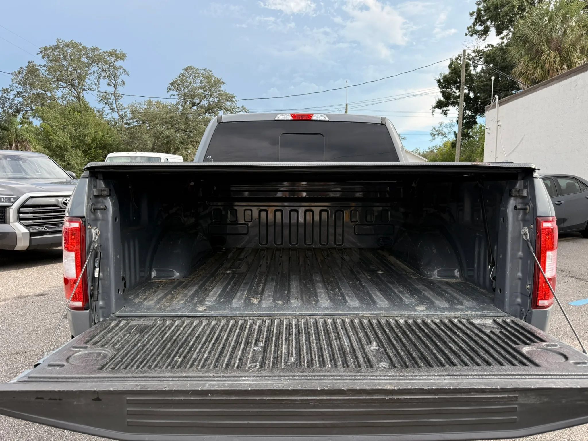 Used 2020 Ford F150 XLT w/ Equipment Group 302A Luxury AWD/4WD image 11