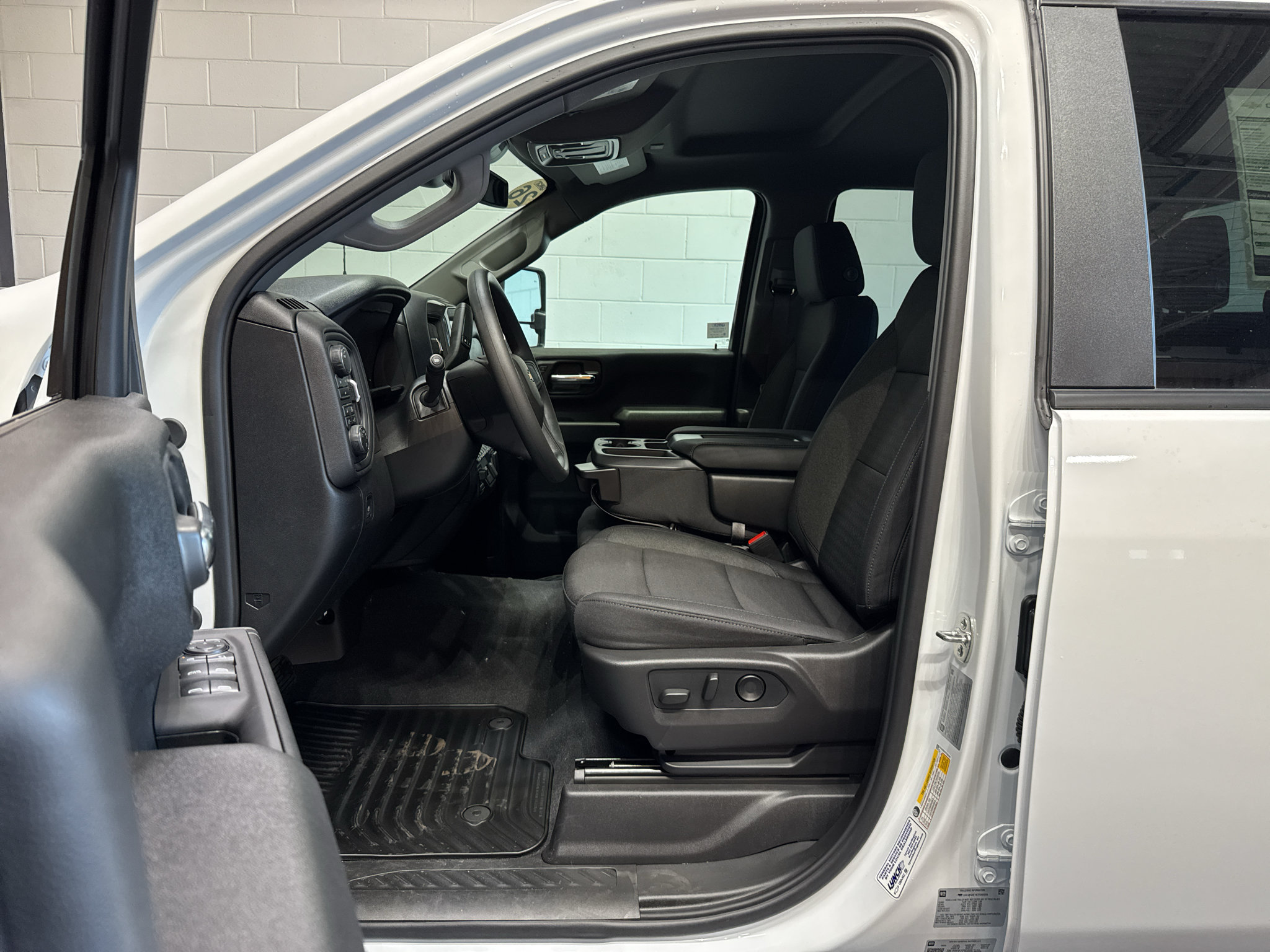 New 2026 Chevrolet Silverado 2500 Custom w/ Custom Value Package AWD/4WD image 15