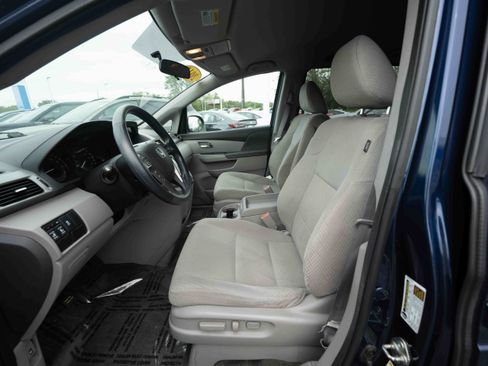 Used 2015 Honda Odyssey EX image 9