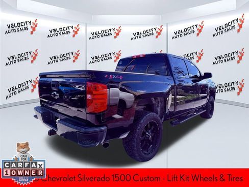 Used 2018 Chevrolet Silverado 1500 Custom w/ Custom Value Package image 3