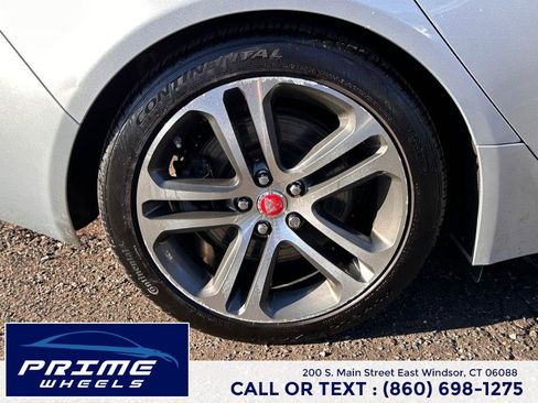 Used 2017 Jaguar XE Premium image 23