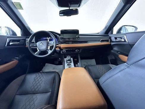 Used 2023 Mitsubishi Outlander SEL 40th Anniversary image 19