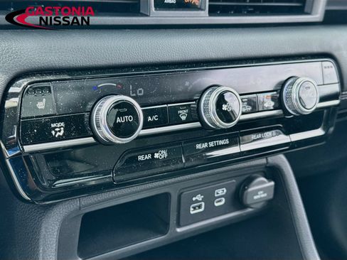 Used 2024 Honda Pilot Touring image 21