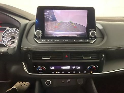 Used 2023 Nissan Rogue FWD image 24