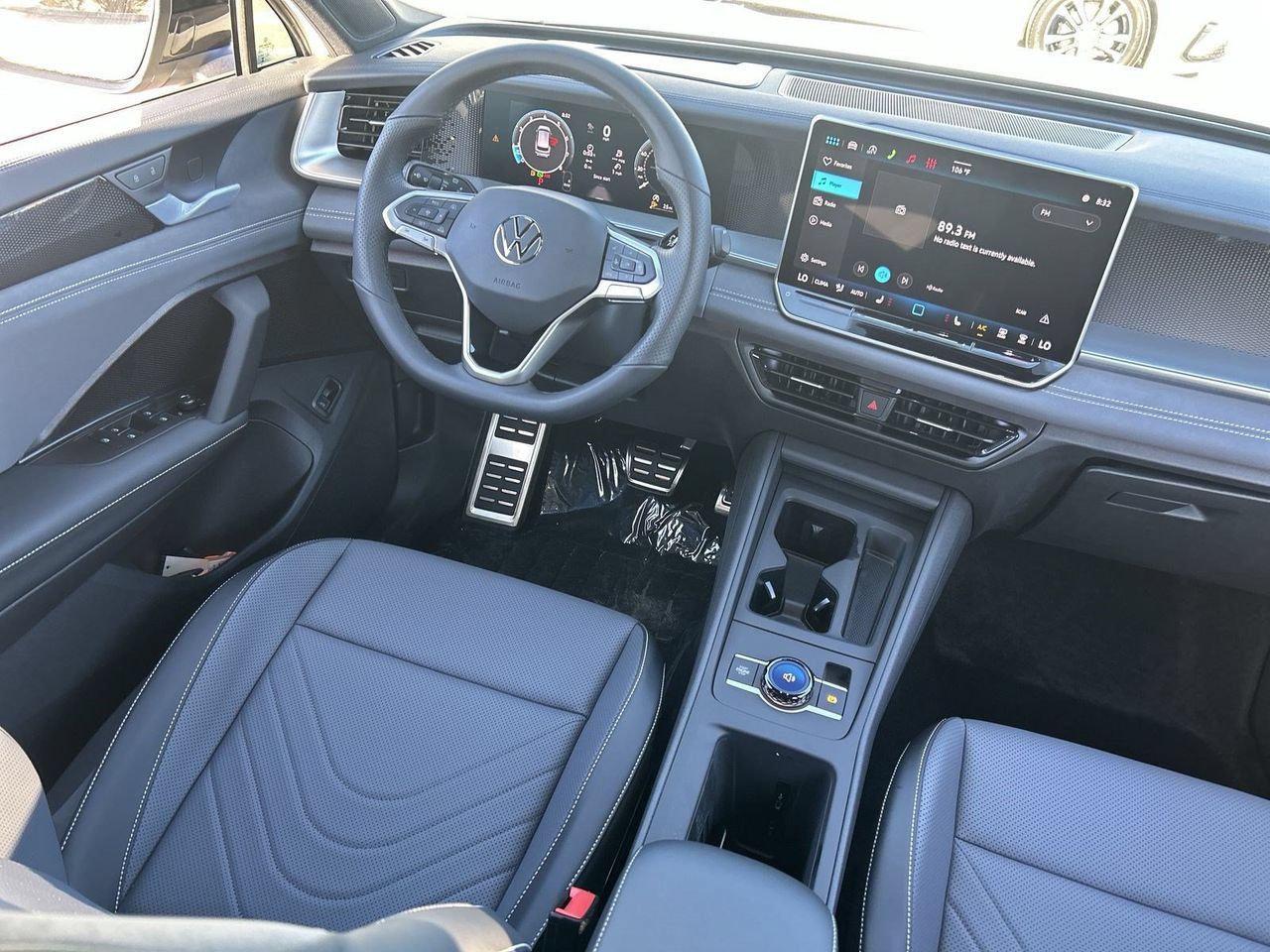 New 2026 Volkswagen Tiguan SE R-Line FWD image 10