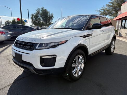 Used 2017 Land Rover Range Rover Evoque SE image 3