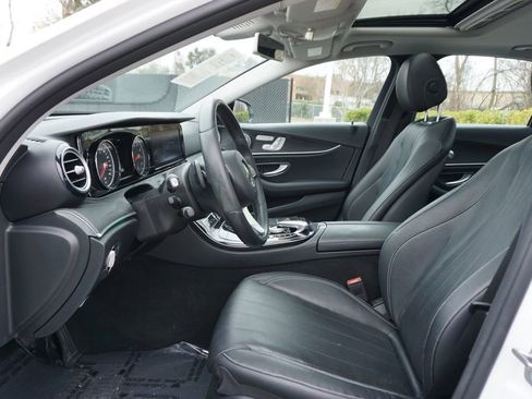 Used 2017 Mercedes-Benz E 300 4MATIC image 9