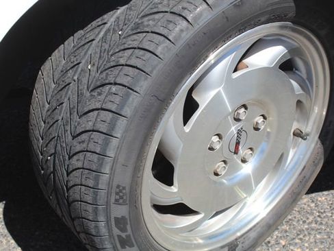 Used 1993 Chevrolet Corvette Convertible image 10