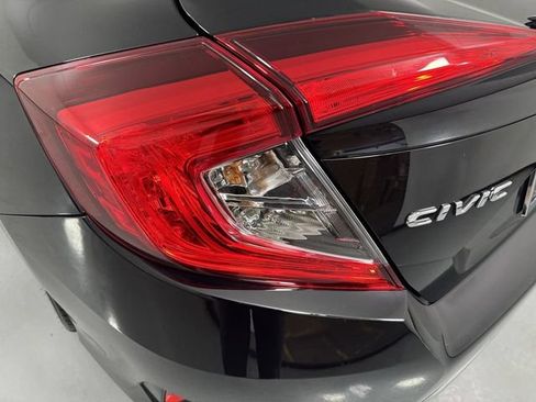 Used 2019 Honda Civic Touring image 30