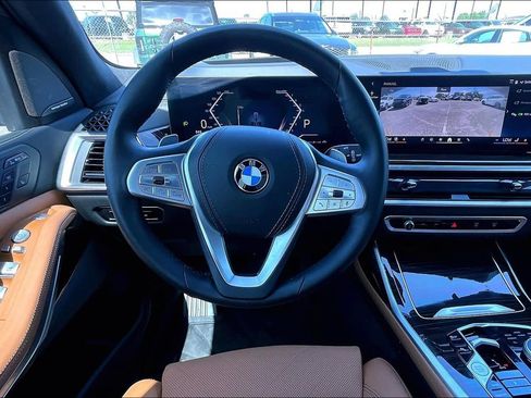 Used 2025 BMW X7 xDrive40i AWD/4WD image 7