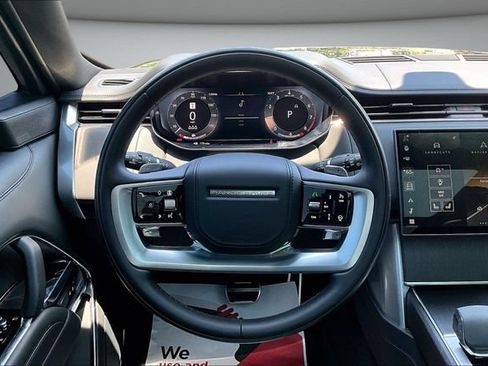 Used 2024 Land Rover Range Rover SE AWD/4WD image 8