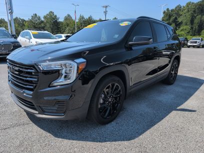 Used 2024 GMC Terrain SLE w/ Driver Convenience Package