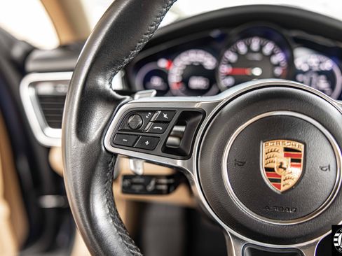 Used 2018 Porsche Panamera 4 image 23